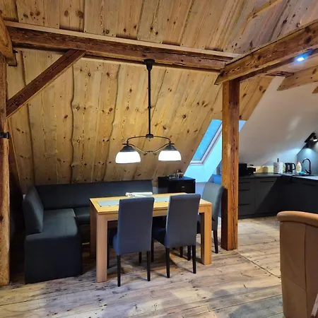 Klonówka Gospodarstwo agroturystyczne *